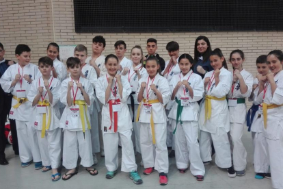 Nueve medallas para el Karate Sakura Ribagorça en el Estatal