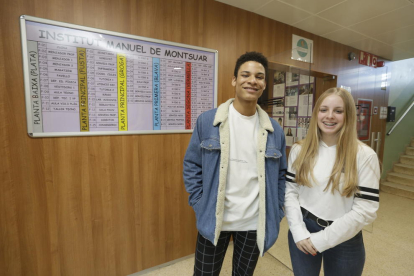 Dani Navas y Noa Redondo, del instituto Manuel de Montsuar, dos de los becados.