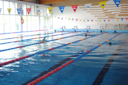 La piscina cubierta empezará los cursos el 1 de octubre. 