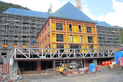 Imagen de archivo del hotel Himàlaia en obras en 2008.