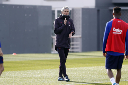 Quique Setién dirigió ayer su primer entrenamiento como técnico del FC Barcelona.