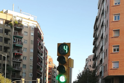 El primer contador se ha instalado ya en la calle Príncep de Viana, en fase de pruebas.
