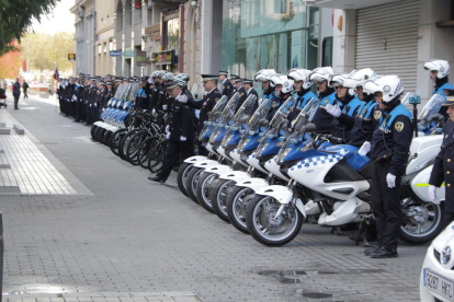 Motoristas de la Guardia Urbana de Lleida durante la celebración de la fiesta de Santa Cecília.