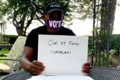 L'actor Samuel L. Jackson ensenya a insultar en català per animar el vot als Estats Units