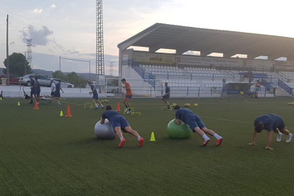 Manel Cazorla dirige el primer entrenamiento de pretemporada del Borges.