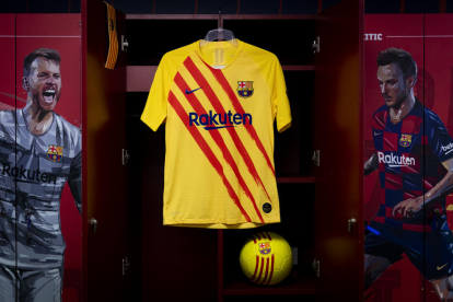 Esta es la nueva camiseta del Barça, que será la cuarta equipación de la temporada.