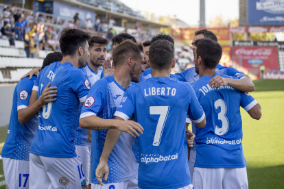 El Lleida derrota al Prat 2-0 y sigue en racha
