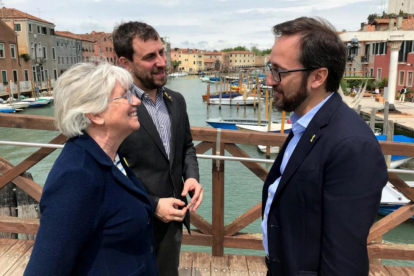 Els candidats de JxCat-Lliures per Europa, Clara Ponsatí i Toni Comín, ahir a Venècia.