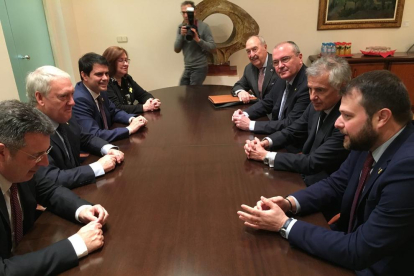 La reunión de los presidentes de las diputaciones catalanas y Gerard Figueras con Samaranch.