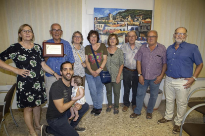 Membres de l’associació, a l’homenatge que va rebre l’entitat l’agost a l’ajuntament de Torà.