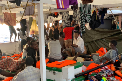 Open Arms pide la evacuación “urgente e inmediata” de todos los migrantes a bordo