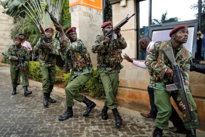Cinc morts en l’atac a un complex hoteler a Nairobi