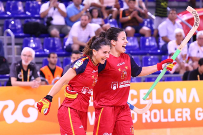 Les jugadores espanyoles celebren el pas a la final en hoquei.
