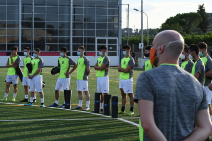 A dalt, el Balaguer entrenant-se i a baix, l’Alpicat.