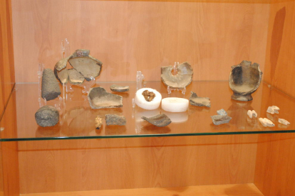 Varios objetos ibéricos que se exponen en el consistorio. 