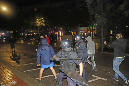 Milers de persones van omplir Blondel, la plaça Agelet i Garriga, Francesc Macià i el pont Vell, malgrat la tempesta que va caure sobre Lleida a l’hora de la concentració.