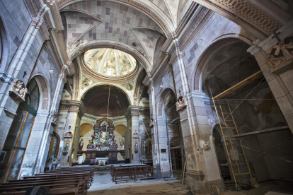 L’interior de l’església de Sant Salvador de Tarroja de Segarra.