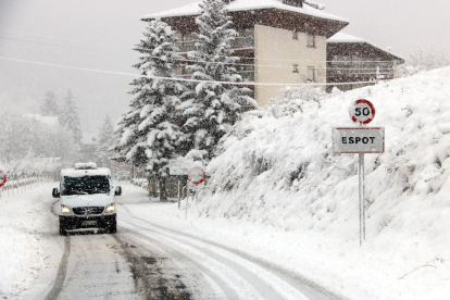 La entrada a Espot, en el Pallars Sobirà, este jueves.