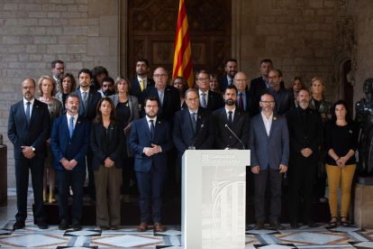 Torra, Aragonès, Torrent, consellers, expresidents del Parlament i l’expresident Mas, entre d’altres, ahir.