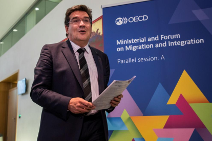José Luis Escrivá, ministre d’Inclusió, Seguretat Social i Migracions, ahir, a París.