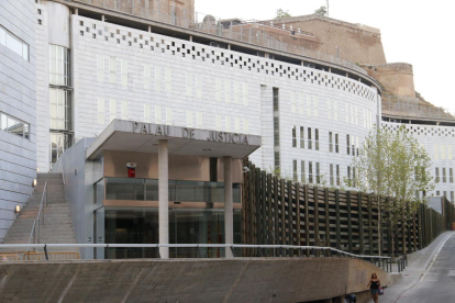 Vistas del edificio de la Audiencia de Lleida, en el Canyeret. 