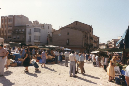 La reformada plaça de Manuel Bertrand.