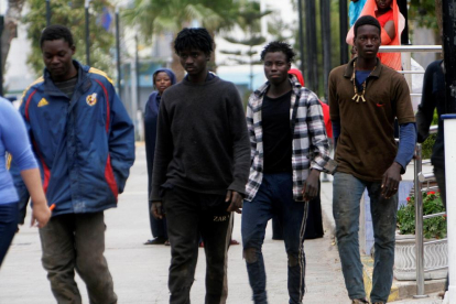 Algunos de los migrantes que consiguieron entrar en Melilla.