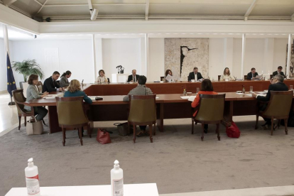 El Consejo de Ministros de ayer con Pablo Iglesias pese a estar en cuarentena.