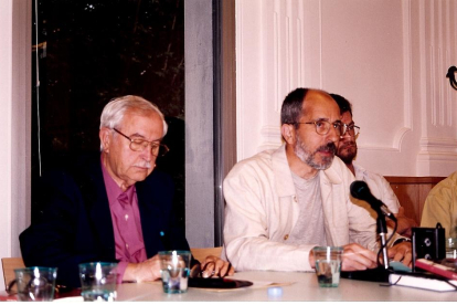 Vallverdú i Aloy, el 1999 en una presentació a Manresa de la primera biografia de l’escriptor lleidatà.