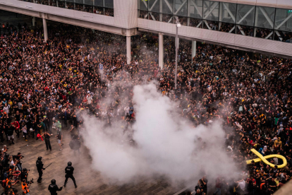 Milers de persones van ocupar l’aeroport del Prat el 14 d’octubre per protestar per la sentència de l’1-O.