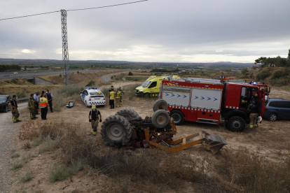 Un veí d’Almacelles de 83 anys va morir dimarts al bolcar amb el tractor, a la imatge.