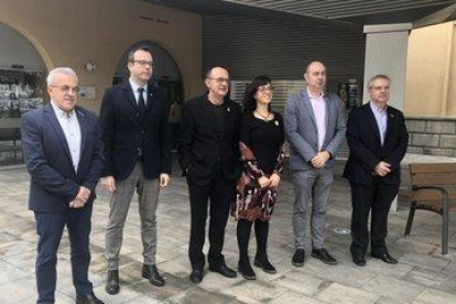 Foto de familia del encuentro de los seis alcaldes del llano de Lleida.