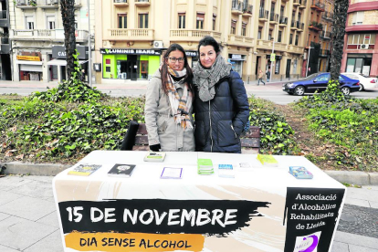 ARLLE va instal·lar una taula informativa ahir a la plaça Cervantes.
