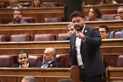 El portavoz de ERC, Gabriel Rufián, durante su intervención ayer en el Congreso.