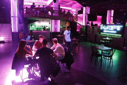 La discoteca La Nuit va obrir ahir com a bar, però tornarà a tancar demà.
