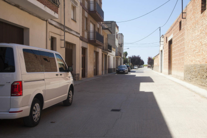 Vista general de la calle Urgell de Castellserà. 