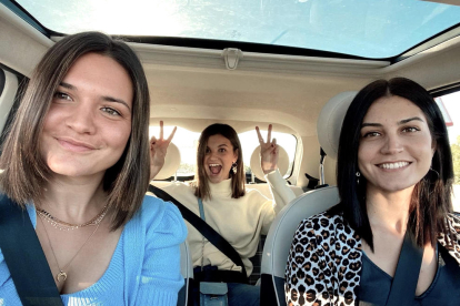 Helena, Gemma y Cristina, las tres hermanas Capdevila de Almacelles, protagonistas de esta iniciativa.