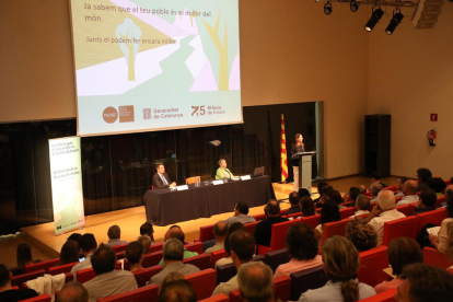 La consellera Meritxell Budó, en la presentación del Pousc en La Llotja de Lleida ayer a mediodía. 