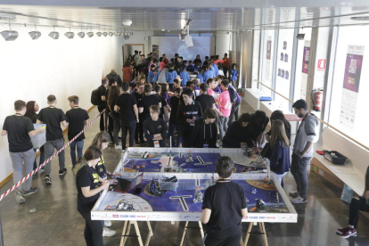 En esta octava edición de la First Lego League de Lleida han participado más de 320 alumnos.