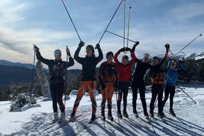 Miembros del Club d’Esquí de Bellver de Cerdanya entrenaron ayer en la estación de Lles. 