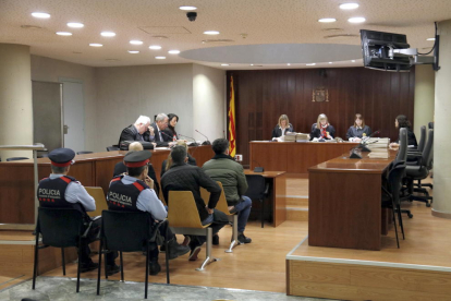 Un matrimoni i el seu fill reconeixen a l'Audiència de Lleida haver-se quedat amb joies i rellotges robats