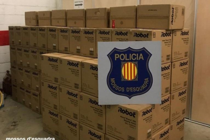 Un detingut per robar 40.000 euros en robots de neteja d'un camió a Sidamon