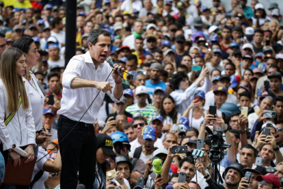 El jefe del Parlamento, Juan Guaidó, se unió a los opositores del Gobierno de Nicolás Maduro.
