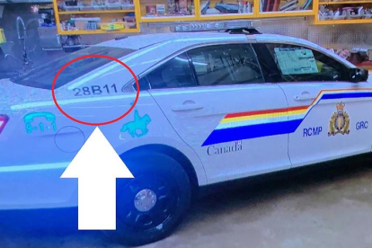 El tirador usó para desplazarse una réplica de un coche de la Policía canadiense.