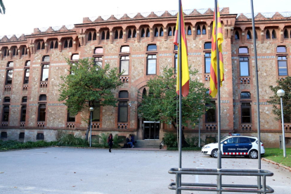 Vista del edificio del departamento de Salud de la Generalitat.
