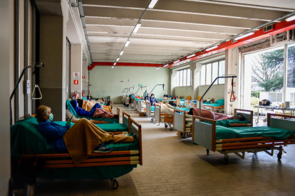 Pacients italians infectats amb coronavirus en un hospital de Brescia (Itàlia).