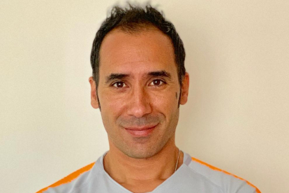 Pep Muñoz, amb la samarreta d’entrenament del seu nou club.