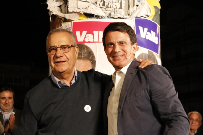 Imatge d’arxiu de la campanya electoral de Celestino Corbacho i Manuel Valls.