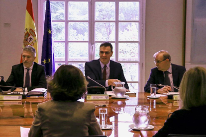 El presidente Pedro Sánchez durante el gabinete de crisis celebrado ayer en Moncloa.