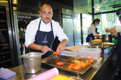 Josel Castañé y sus cocineros están trabajando estos días en nuevas recetas. 